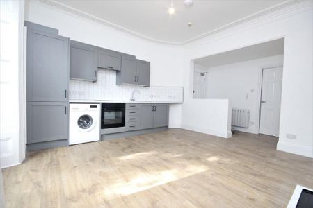 1 bedroom ground floor flat to rent - Photo 3