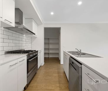 3 BEDROOM DOUBLE STORY FAMILY HOME - Photo 6