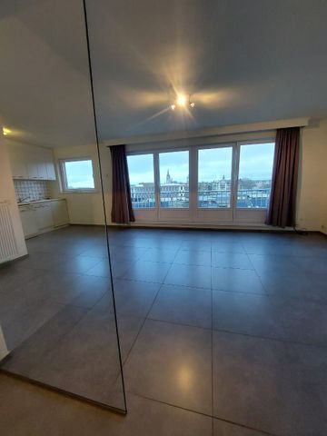 Lichtrijk appartement met uniek uitzicht in Ieper - Photo 2