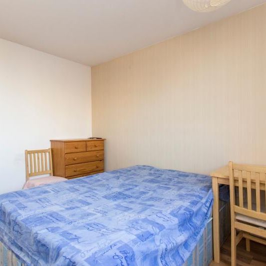 Room in a Shared House, Sambrook House, E1 - Photo 1