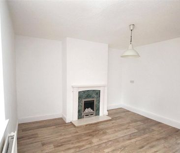 2 bedroom end of terrace house to rent - Photo 5