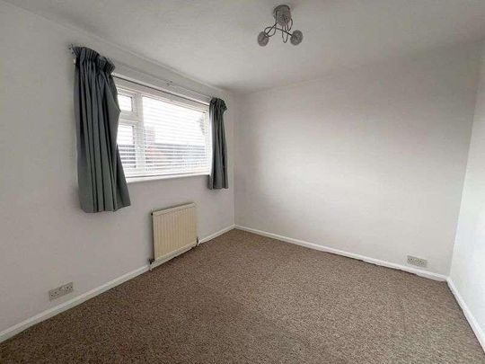 Hale End, Romford, RM3 - Photo 1