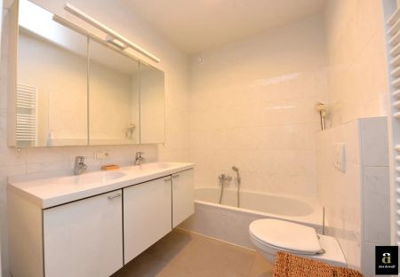 Modern gemeubeld 2-slaapkamerappartement in de Leopoldlaan. - Foto 2