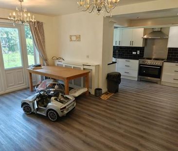 5 bedroom semi-detached house to rent - Photo 6