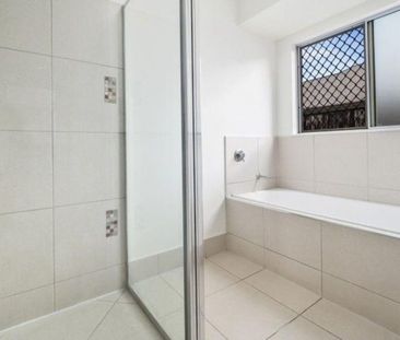 Quality Entertainer – Media or Fifth Bedroom – Solar - Green Thumb ... - Photo 2