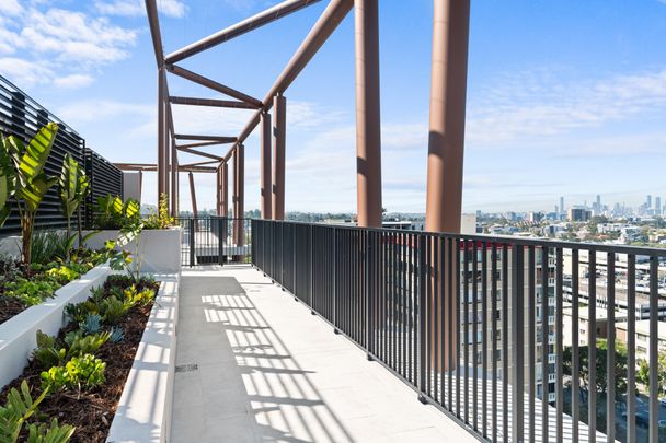 Relaxing river views at Indooroopilly’s Most Desirable New Lifestyle Address - Photo 1