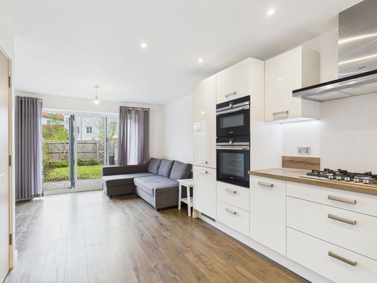 3 bedroom terraced house to rent - Photo 1