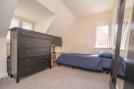 5 bedroom detached house - Photo 4