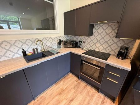 2 bedroom apartment to rent - Photo 4
