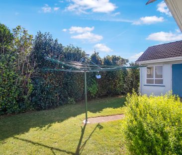 THREE BEDROOM FAMILY HOME IN WESTOWN - Photo 3