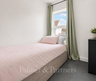 3 bedroom terraced house to rent - Photo 5