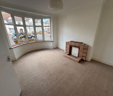 Burnway, Hornchurch, RM11 - Photo 3