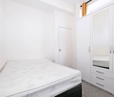 Flat 1, 135 Rosemount Place, AB25 2YH, Aberdeen - Photo 4