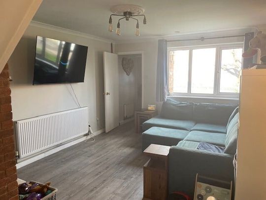 St Annes Drive, Worksop - Photo 1