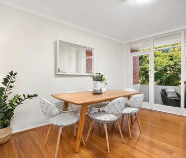 Three Bedroom Apartment in the Heart of Artarmon - Photo 3