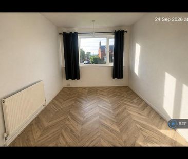 2 bedroom maisonette to rent - Photo 2