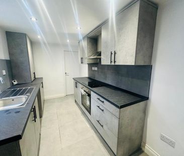 4 bedroom flat to rent - Photo 6