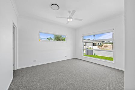 Brand New Modern Family Home in Idyllic Cooroy Location - Photo 4