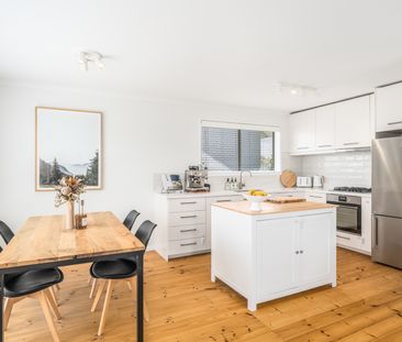 Superb, Fully Renovated Home - Photo 6