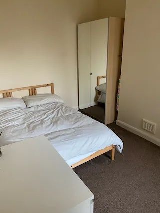 4 Bed Terraced House, Coronation Street, M5 - Photo 3