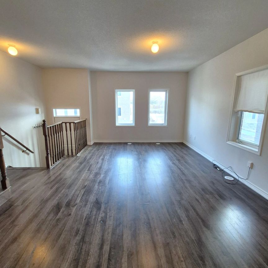 12 Dunsley Way - Photo 1