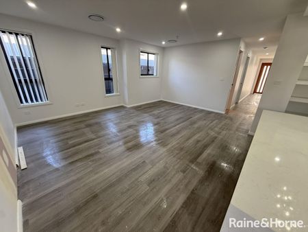 Contemporary Family Home in Prime Austral Location - Photo 3