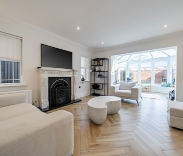 Drifters Drive, Camberley, Surrey, GU16 - Photo 2