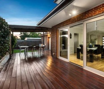 2/16 Maple Street, Mount Waverley - Photo 1