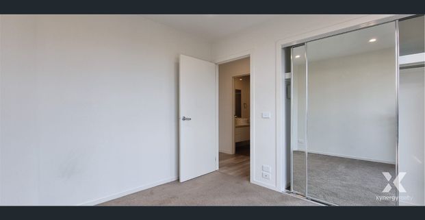 Stylish 2-bedroom Apartment in the Heart of Ringwood! - Photo 1