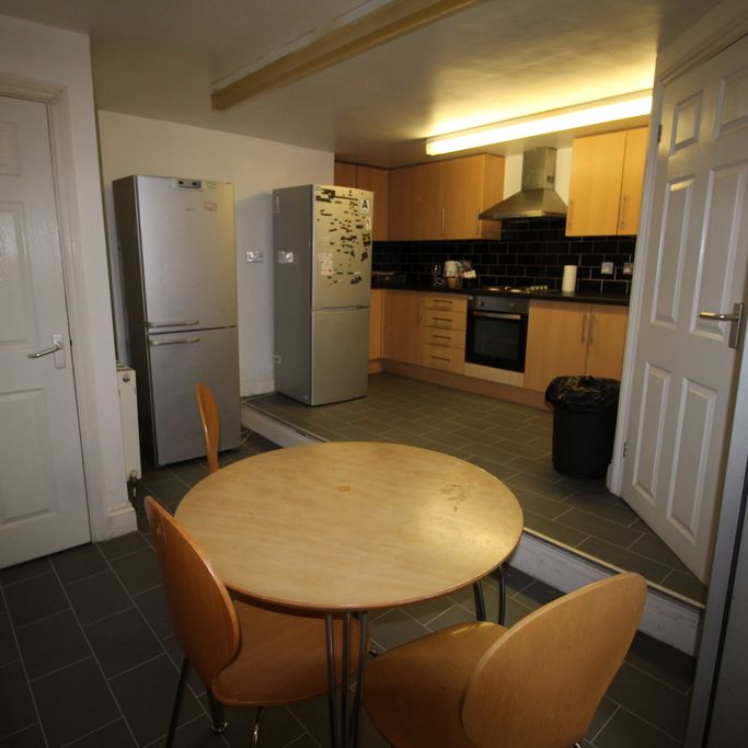 1 Bed Student Accommodation - Photo 1