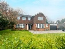 5 bedroom detached house to rent - Photo 2