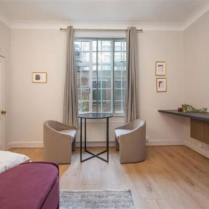 Studio to rent - Photo 1