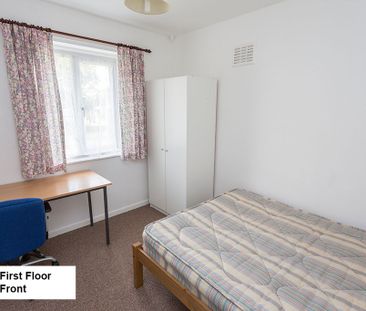 5 Bed Student Accommodation - Photo 2