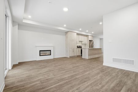 For Lease - 6 Robert Gilpin Lane, Richmond Hill, Ontario - Photo 2