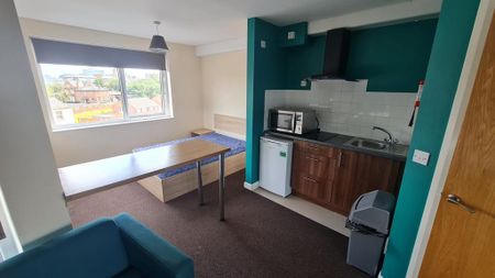 Studio to rent - Photo 5