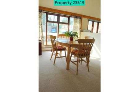 3 bedroom detached house to rent - Photo 2