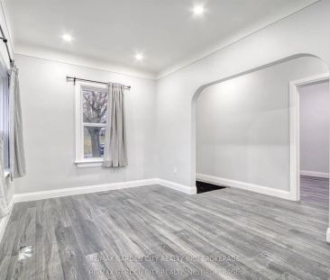 7 MAPLECREST Avenue #UPPER - Photo 2