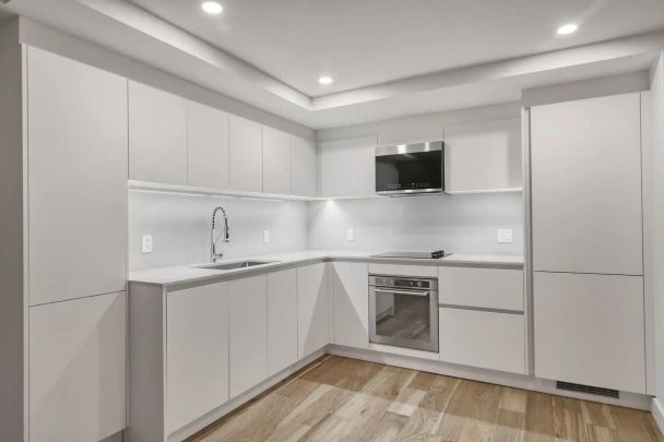 3460 Peel Street — 1 Bedroom - unit 309 - Photo 1