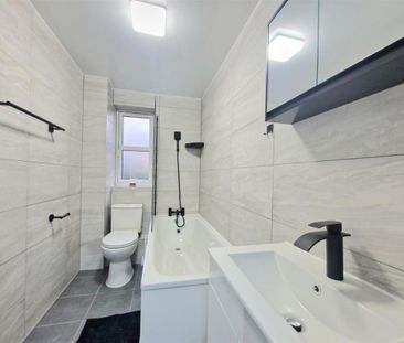 Crawford Avenue, Wembley - Photo 5