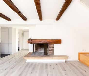 Helle 3,5 Zimmer-Dachwohnung nähe Kronenplatz - Photo 2