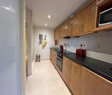 Hyde Square, South Circular Road, Dublin 8 - Photo 3