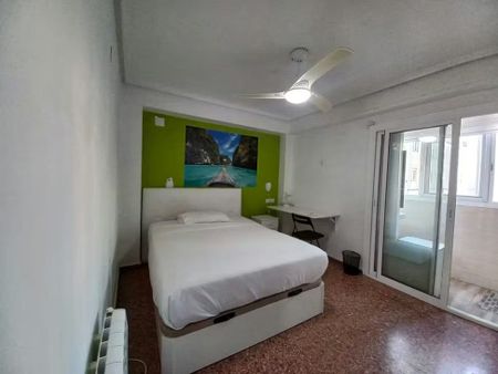 Carrer dels Lleons, Valencia, Valencian Community 46022 - Photo 2