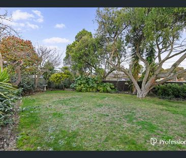 10 Laurus Court, Dandenong North VIC 3175 - Photo 5