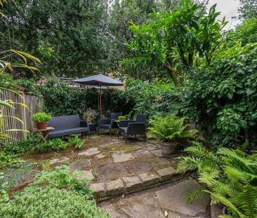 Claudia Place, Southfields, SW19 - Photo 2
