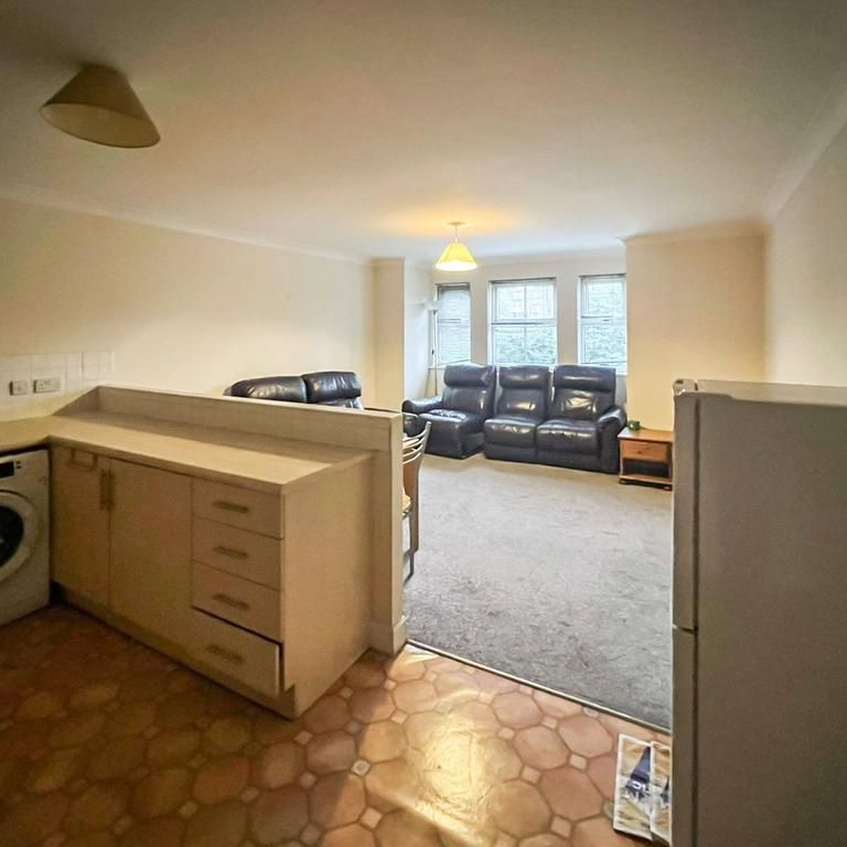 2 bedroom flat to rent - Photo 1