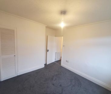 3 bedroom link detached house to rent - Photo 5