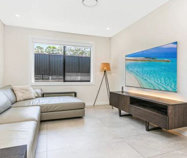 Spacious & Stylish 4-Bedroom Family Home - Photo 2