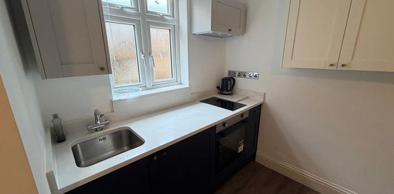 Studio to rent - Photo 2