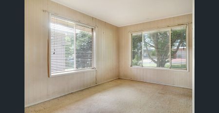Spacious Family Living in Sought-After East Toowoomba - Photo 4