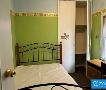 Stunning 5-Bedroom Family Home in Prime Oakleigh | Fully Furnished ... - Photo 4